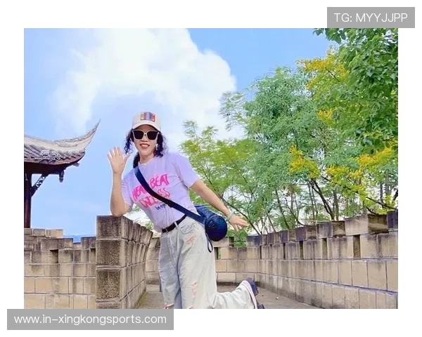 一个人旅行也能拍大片的10个自拍姿势超实用轻松出片不尴尬指南